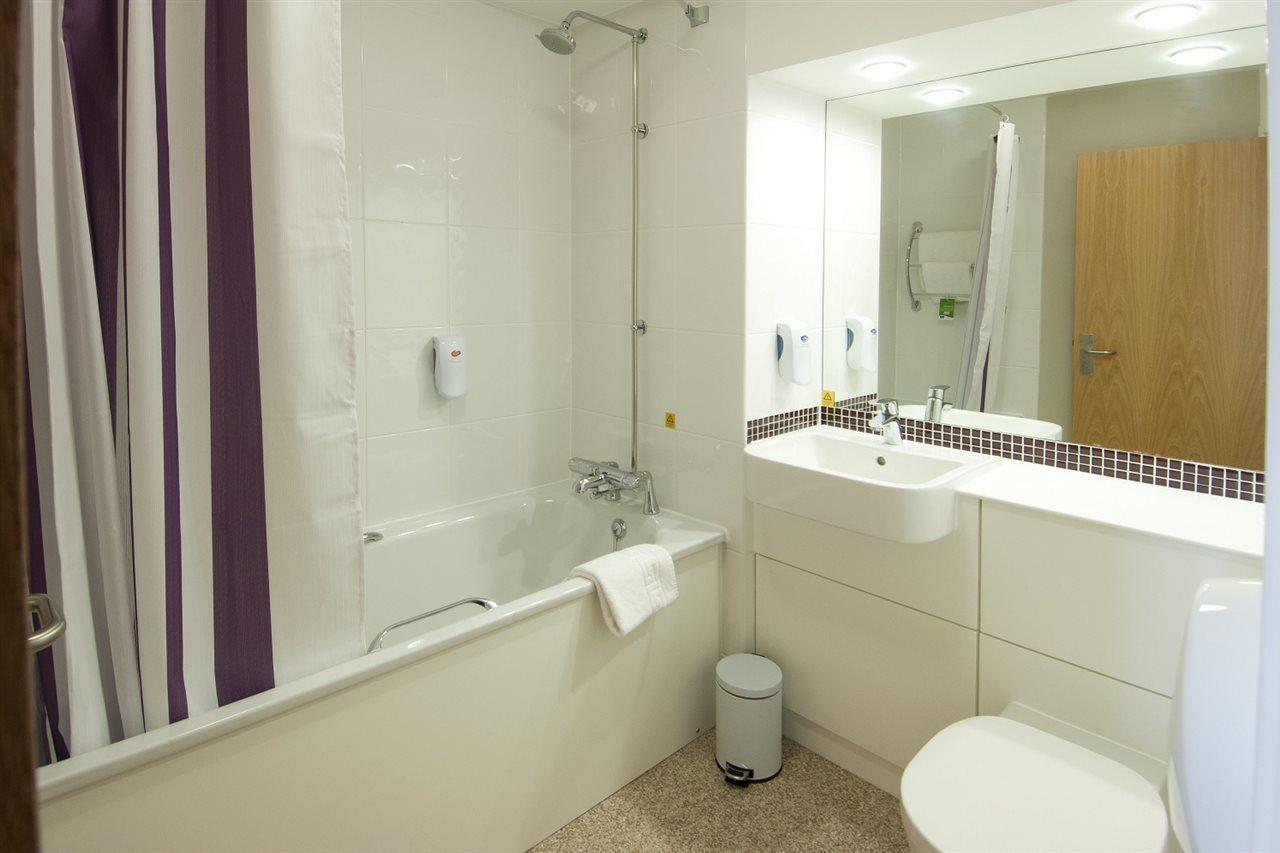 Premier Inn Bicester Ngoại thất bức ảnh