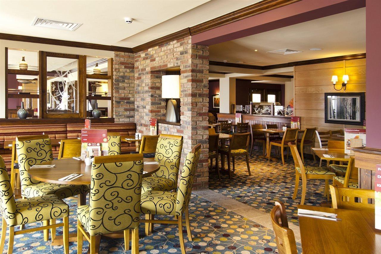 Premier Inn Bicester Ngoại thất bức ảnh