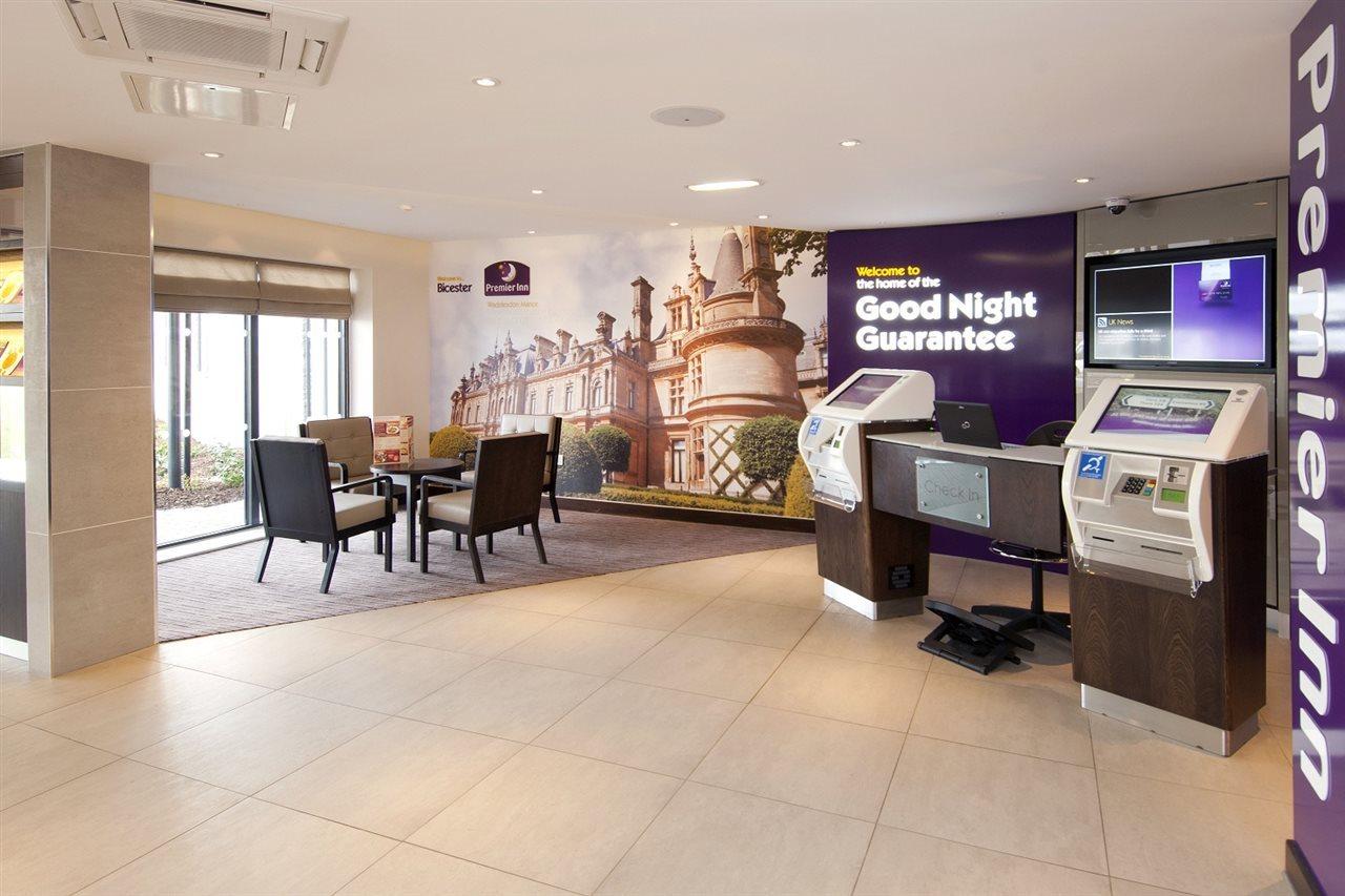 Premier Inn Bicester Ngoại thất bức ảnh
