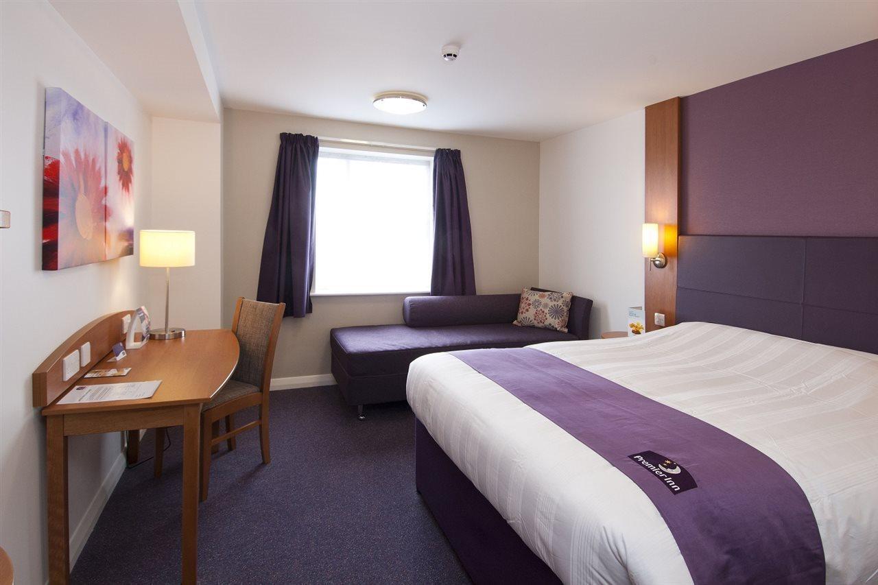 Premier Inn Bicester Ngoại thất bức ảnh