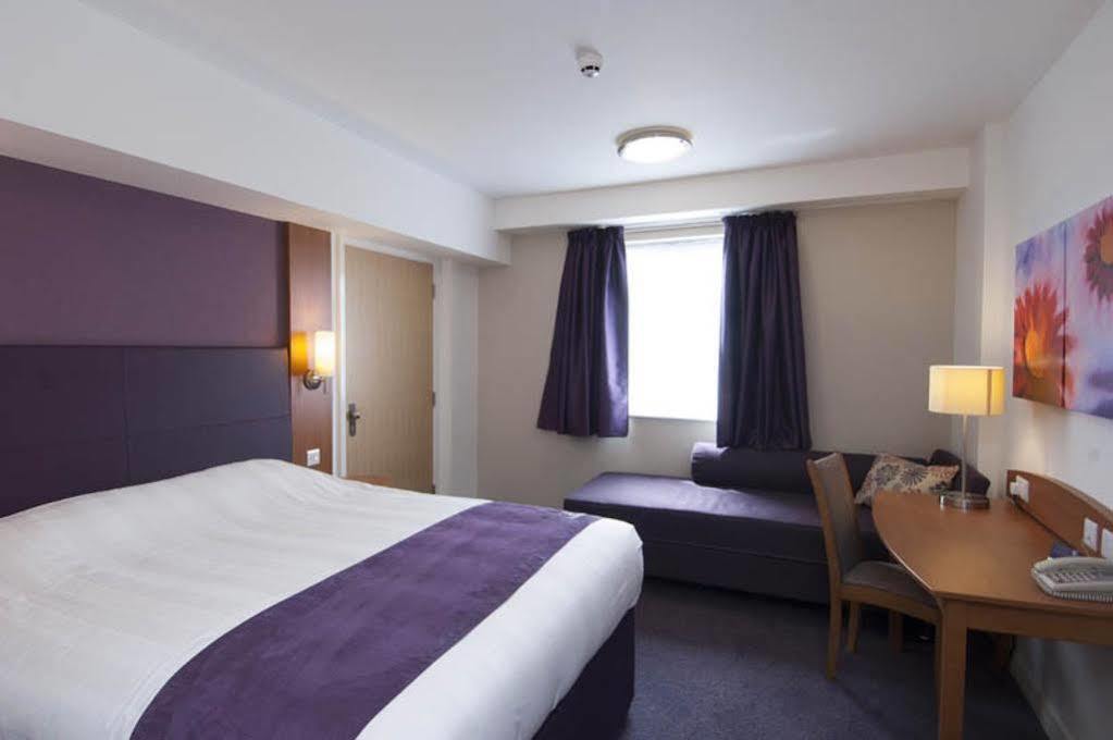 Premier Inn Bicester Ngoại thất bức ảnh