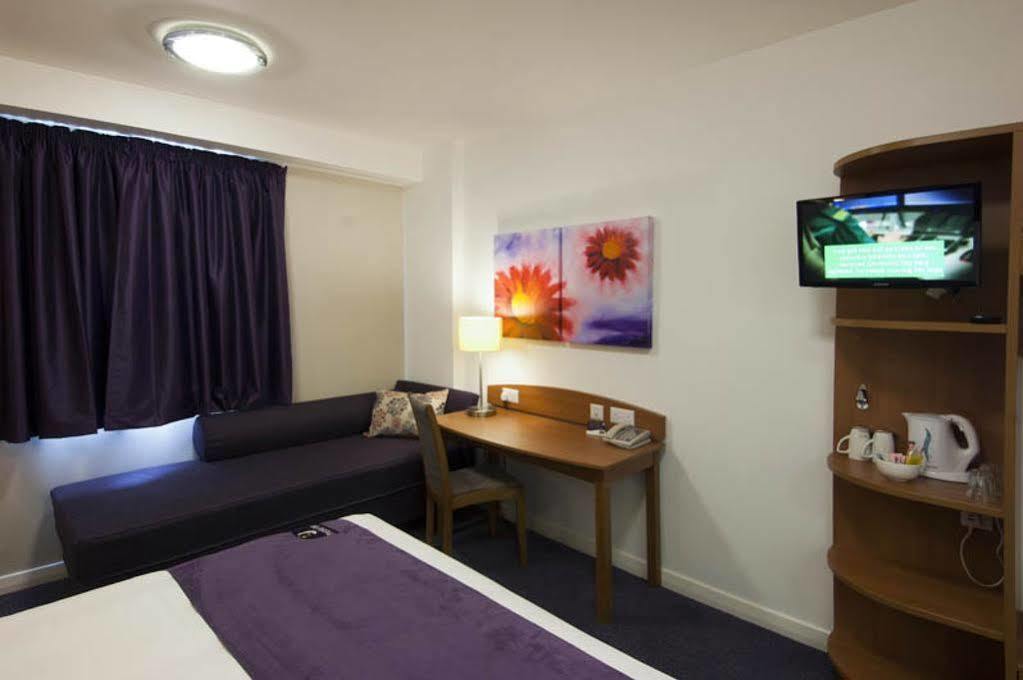 Premier Inn Bicester Ngoại thất bức ảnh