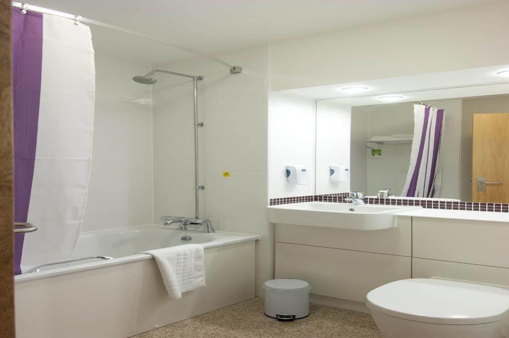 Premier Inn Bicester Ngoại thất bức ảnh