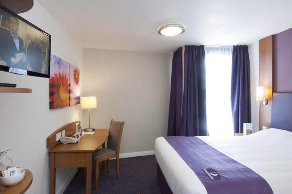 Premier Inn Bicester Ngoại thất bức ảnh