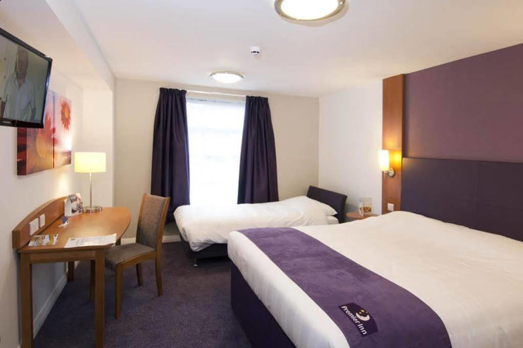Premier Inn Bicester Ngoại thất bức ảnh