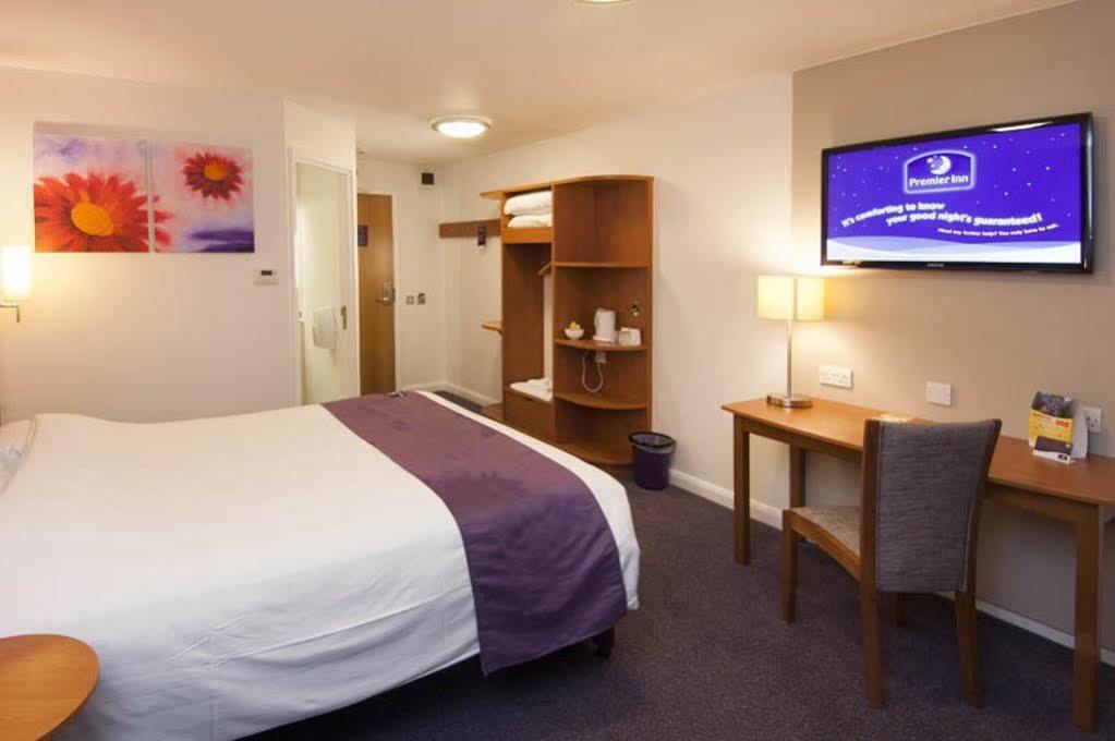 Premier Inn Bicester Ngoại thất bức ảnh